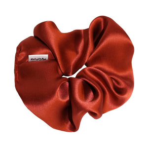 
            
                Load image into Gallery viewer, RED SILK SCRUNCHIE
            
        